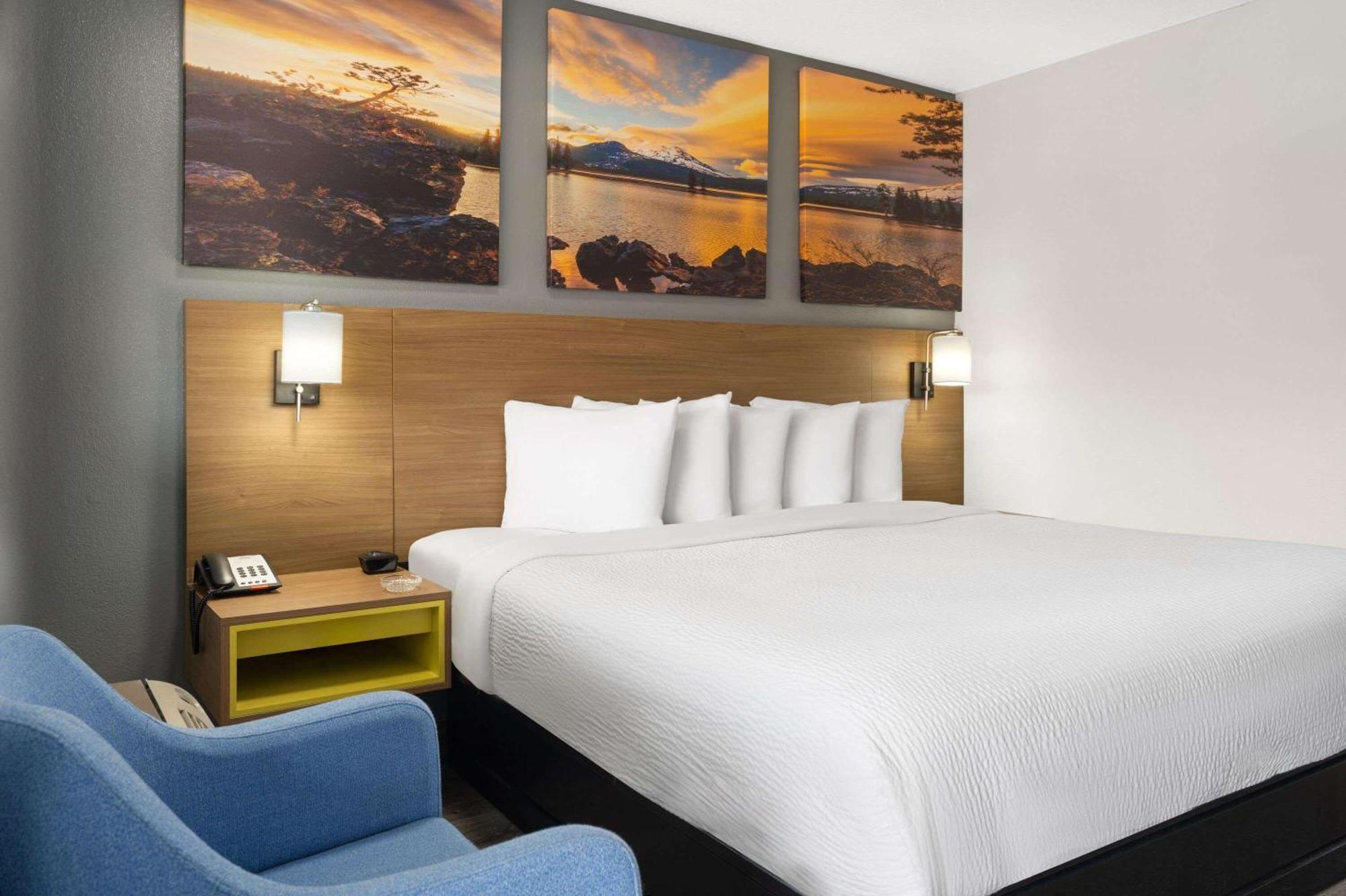 Hotel Days By Wyndham Worthington 2*