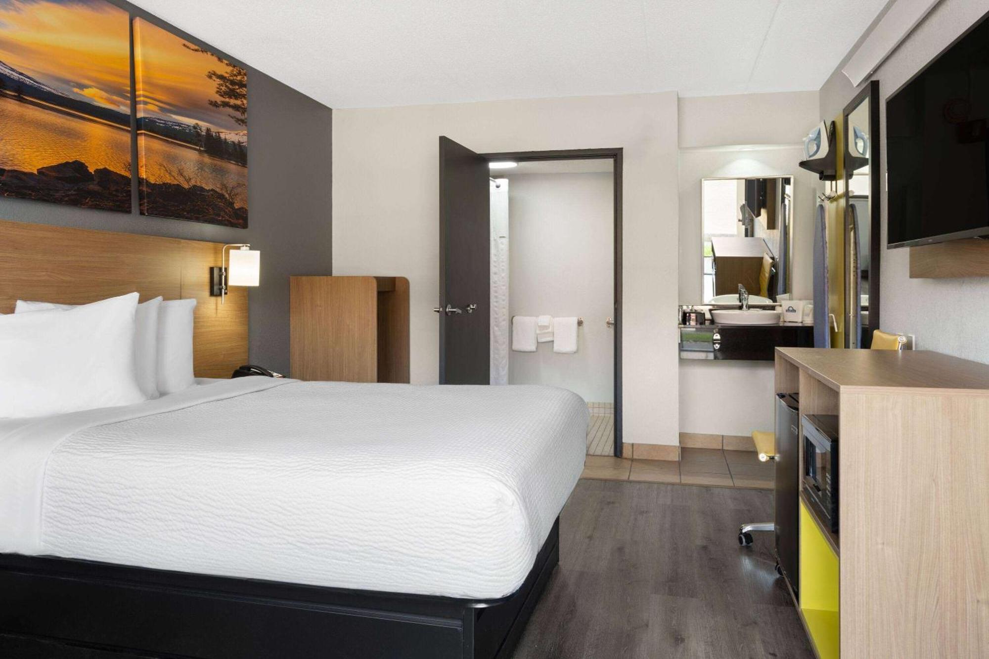 Days By Wyndham Worthington Hotel